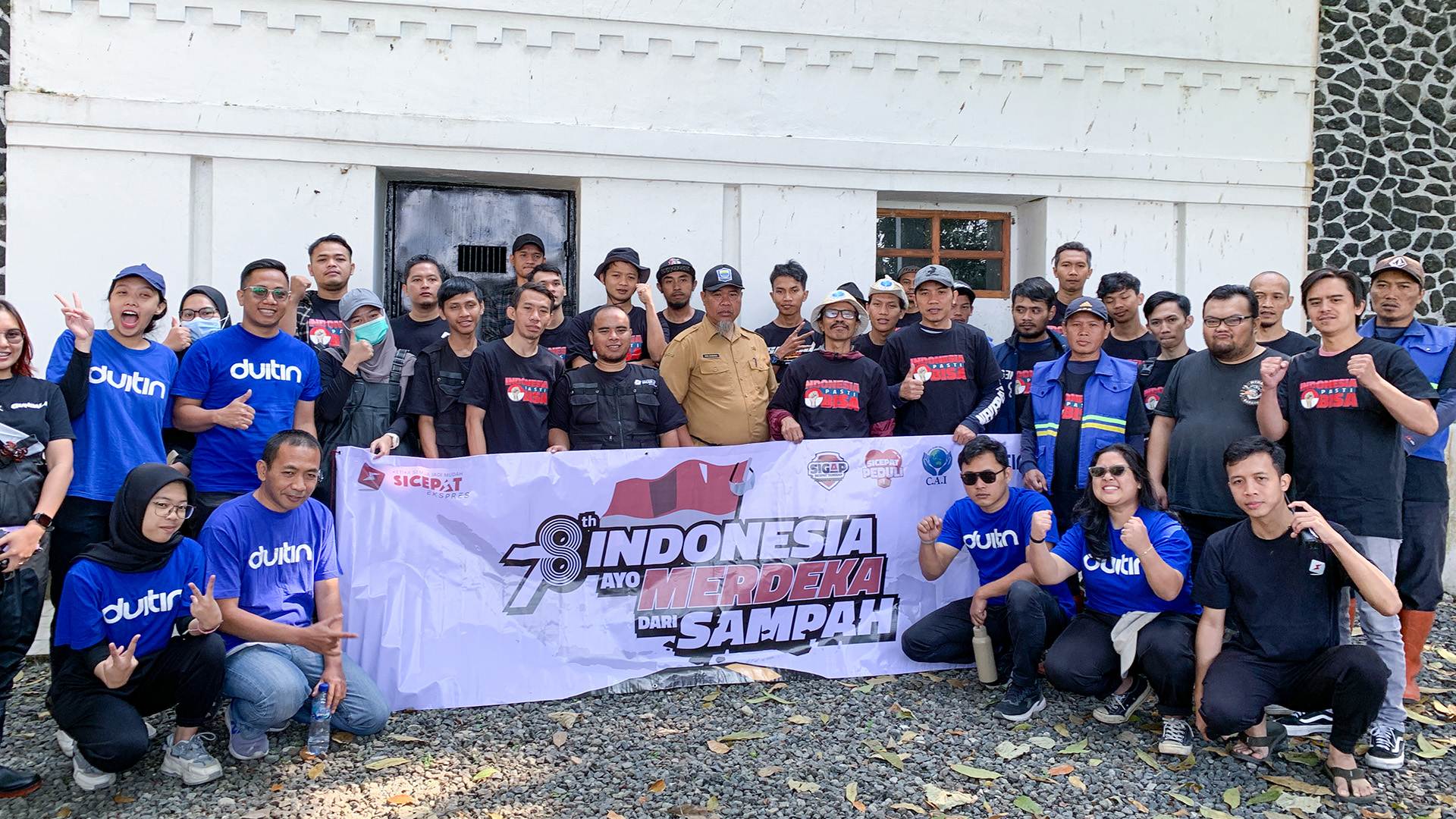 Jelang Perayaan HUT ke-78 RI, SiCepat Gelar Aksi Bersih-bersih ‘Merdeka Dari Sampah’